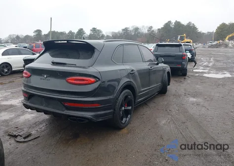 2022 Bentley Bentayga S/V8 z USA, uszkodzony, nr VIN SJAAM2ZV5NC011277